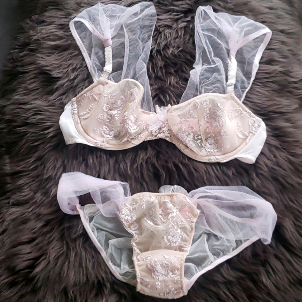 Victoria's Secret Rare Limited Edition Dream Angel's Embroidered Tulle Bow Set